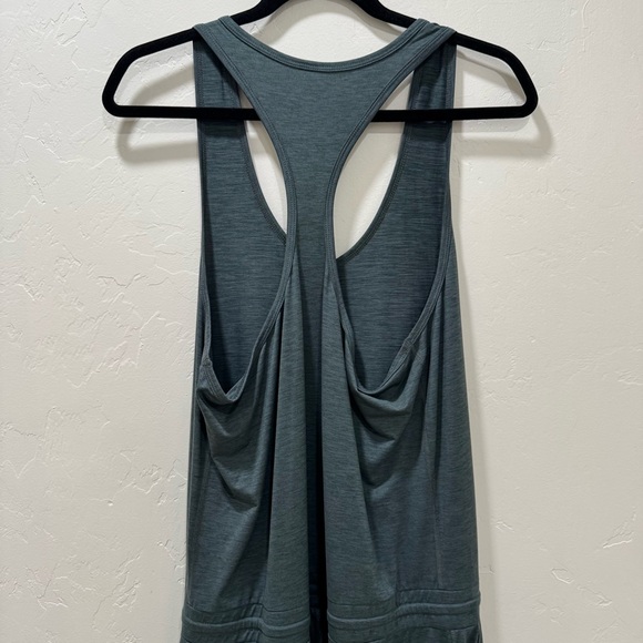 Vuori Lux At Ease Jumpsuit Sleeveless Heather Green Teal Gray Women's Large - Picture 8 of 16